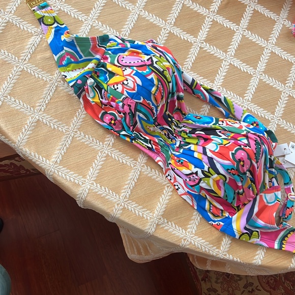 3 34DD bikini swimwear tops. Never worn, new with tags - Picture 5 of 6